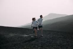 Hellner Biekkus Wind Jacket Wmn Black Beauty -Vinterklær Salg 2023 Hellner Biekkus Wind Jacket Women Nimbus Cloud 8 Fjellsport 1200 Pixler 1200x800 3da5397ca5