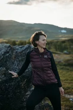 Hellner Nirra Hybrid Jacket 2.0 Wmn Black Beauty -Vinterklær Salg 2023 Hellner Nirra Hybrid JAcket Woman 2 Fjellsport 1200 Pixler 1200x800 97ba81d455