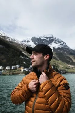 Urberg Hjelle Lt. Down Jacket Men Black Beauty -Vinterklær Salg 2023 Urberg Hjelle Lt Down Jacket Men Black Beauty 9 Fjellsport 1200 Pixler 800x1200 5577c11e99