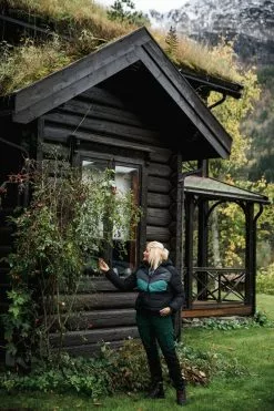 Urberg Selbu Padded Jacket Wmn Midnight Navy -Vinterklær Salg 2023 Urberg Selbu Padded Jacket Women Black Beauty 8 Fjellsport 1200 Pixler 800x1200 139ff7c73b