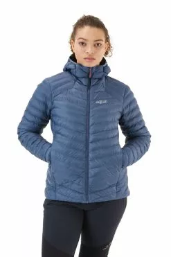 Rab Cirrus Alpine Jacket Wmns Bering Sea -Vinterklær Salg 2023 Womens Cirrus Alpine Jacket BeringSea QIO 60 Bes 06 on model bbdc3a9003